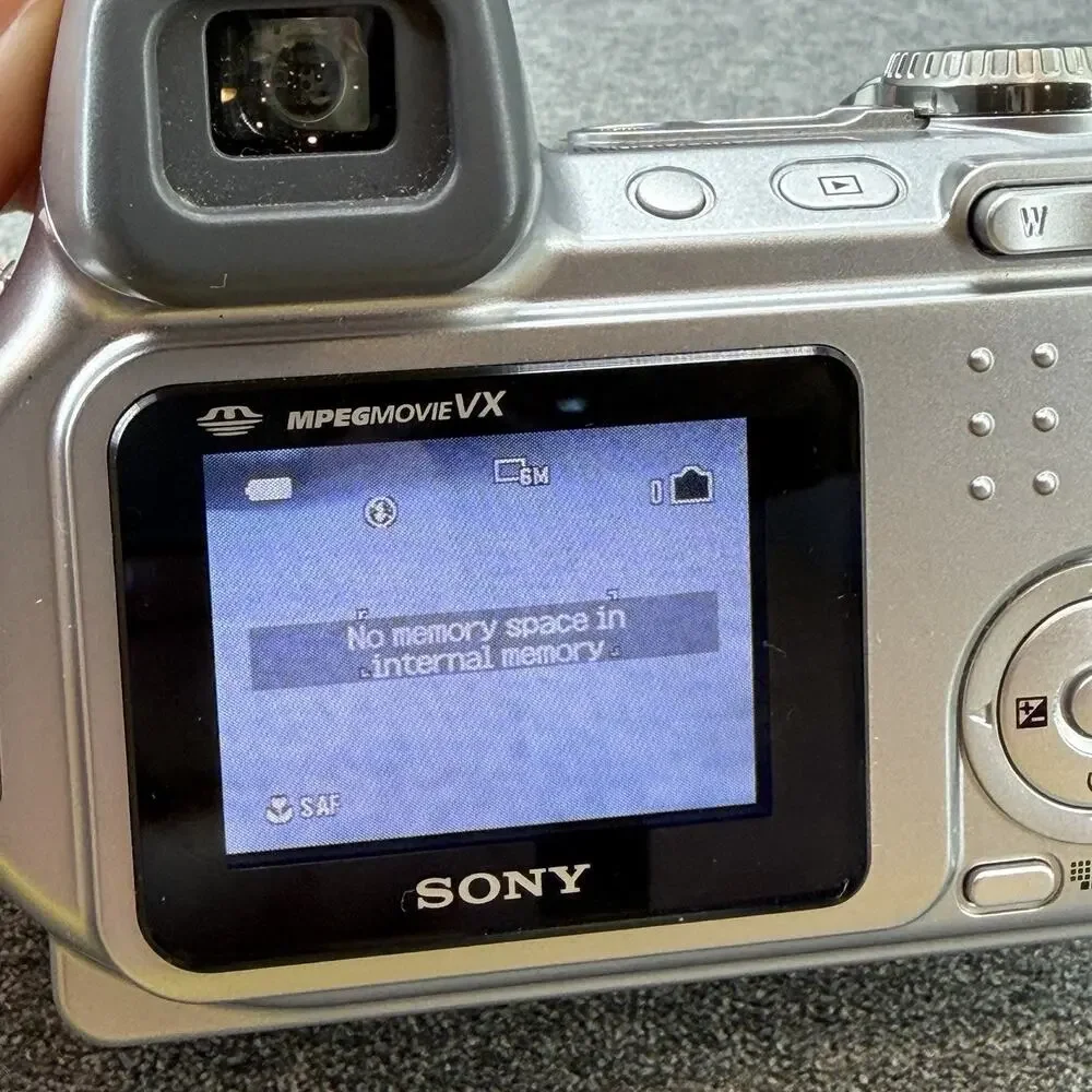 Sony Cyber shot DSC-H2 6.0MP Digital Camera Silver 12x Zoom Tested